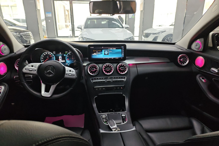 奔驰C级 2019款 C 180 L 时尚型运动版中控内饰12