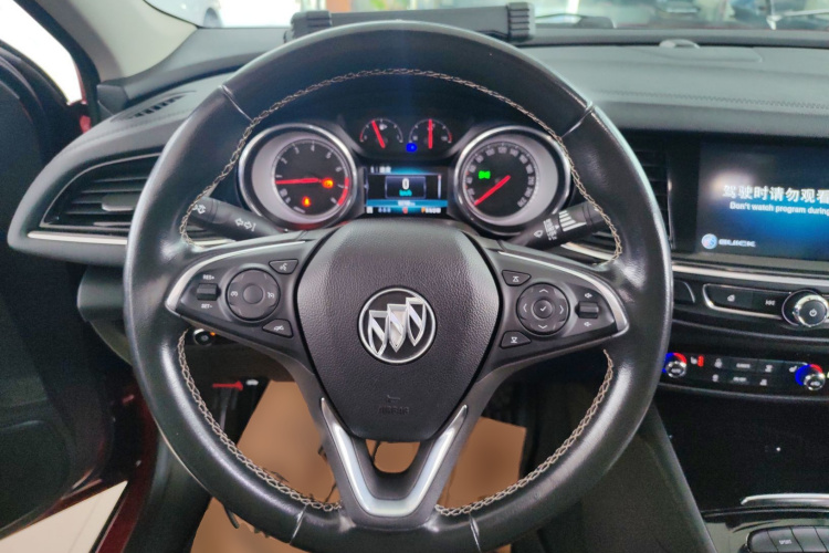 别克 君威 2017款 20T 豪华型中控内饰13