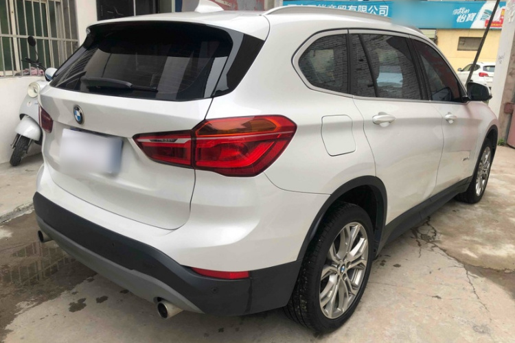 宝马X1 2018款 sDrive20Li 领先型车身外观6002