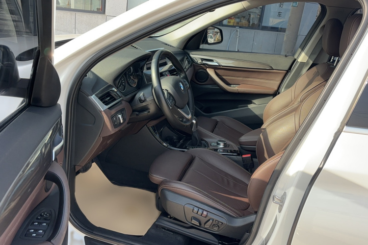 宝马X1 2016款 xDrive20Li 豪华型中控内饰7001