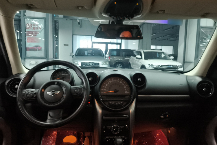MINI Countryman 2014款 1.6T COOPER ALL4 Fun中控内饰12
