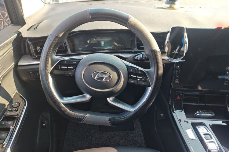 现代 库斯途 2022款 270TGDi 智爱旗舰版 TOP中控内饰13