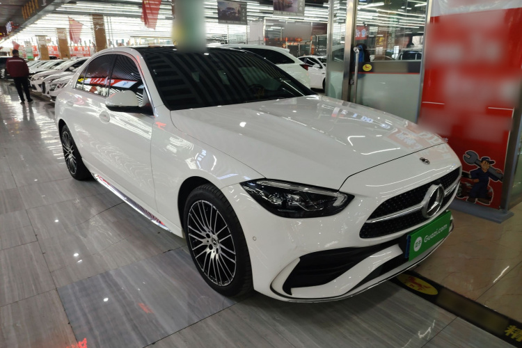 奔驰C级 2023款 改款 C 260 L 运动版车身外观3