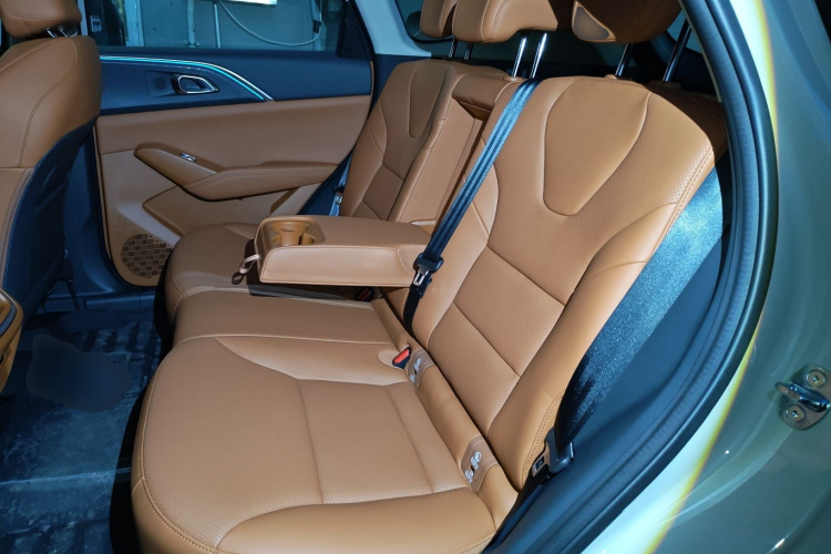 哈弗枭龙MAX 2025款 Hi4 110 Pro中控内饰21