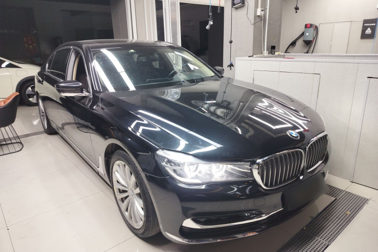 宝马7系 2018款 730Li 领先型 卓越套装车身外观3