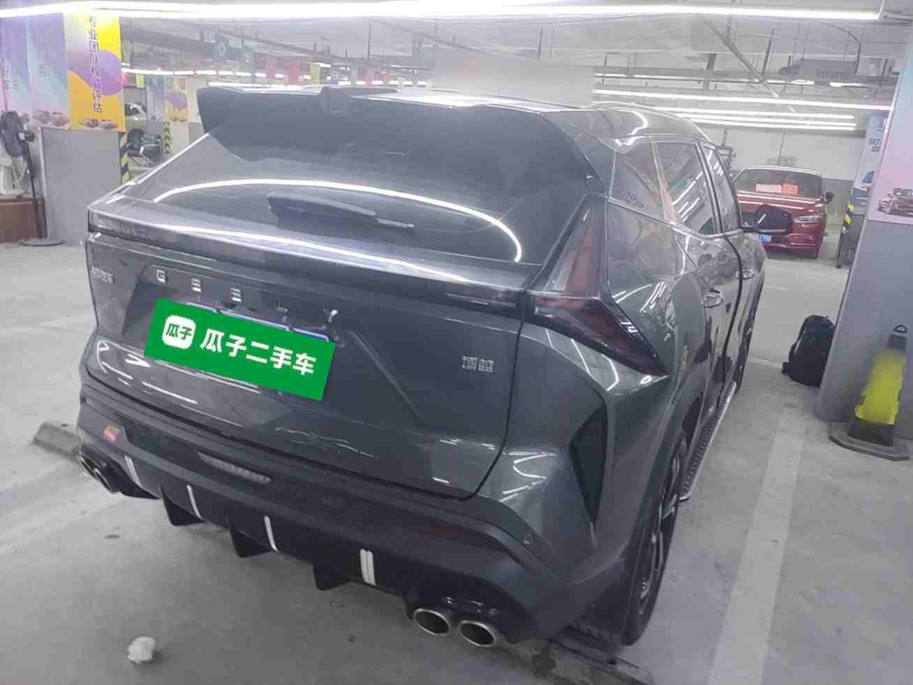 车辆右后45度外观展示