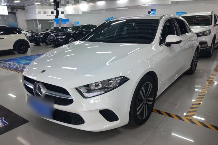 奔驰A级(进口) 2020款 A 180车身外观1