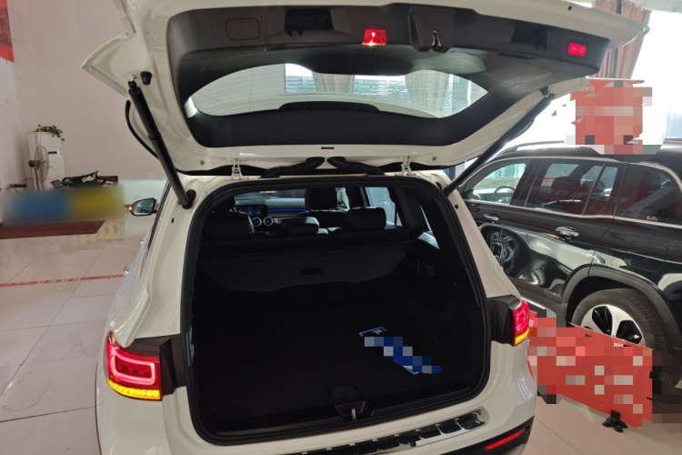 奔驰GLB 2021款 GLB 200 动感型局部细节23