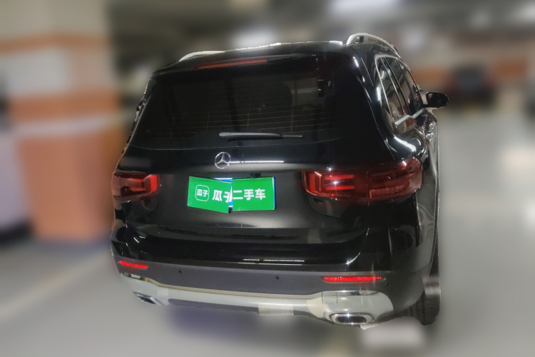 奔驰GLB 2024款 GLB 220 动感型车身外观6