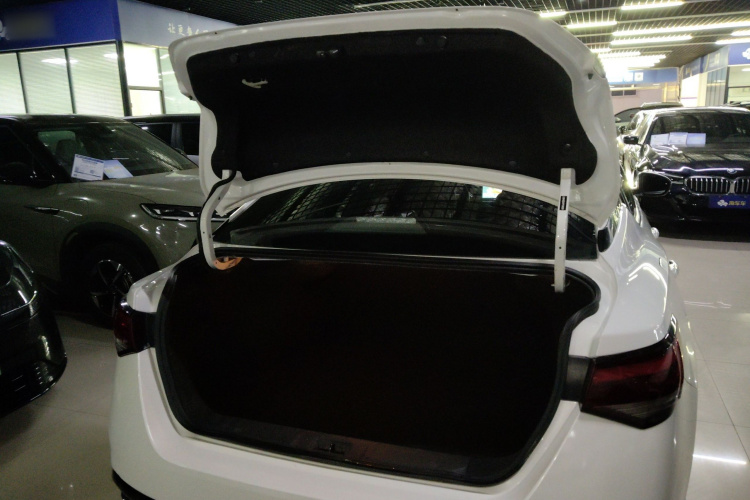 日产 轩逸 2023款 1.6L CVT悦享版机舱底盘23