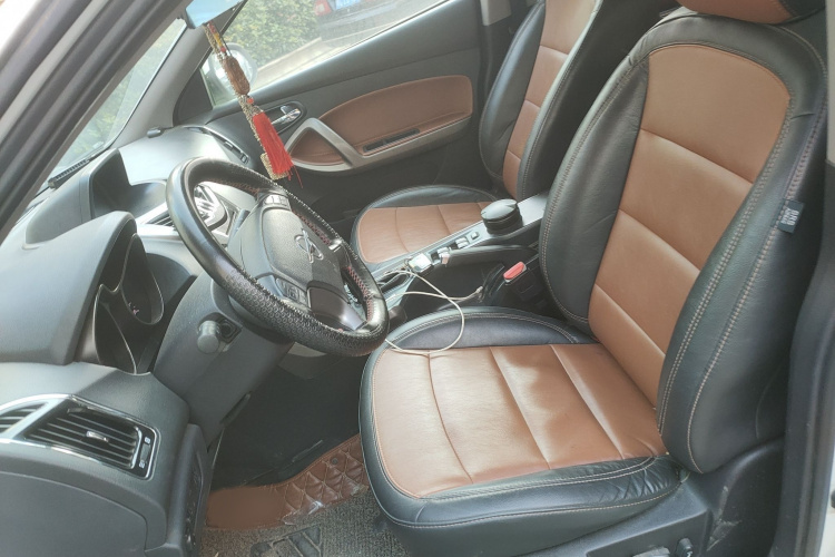 海马S5 2015款 1.5T CVT旗舰型局部细节19