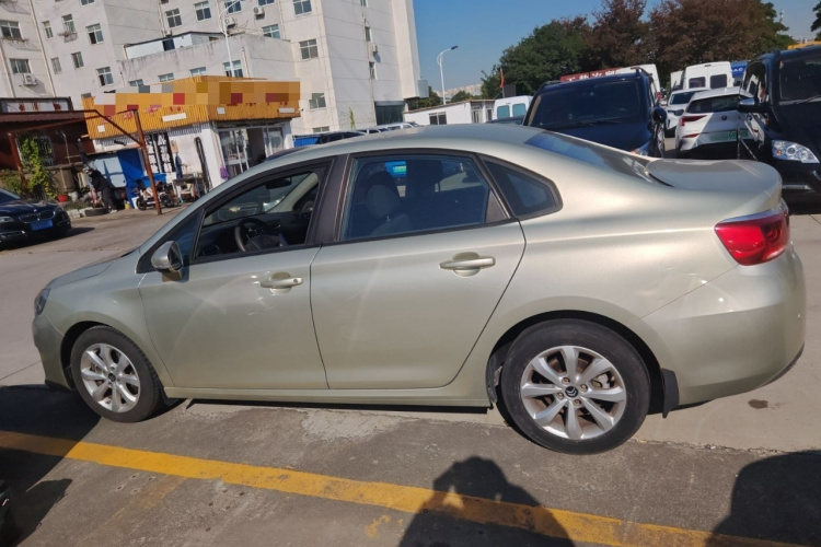 雪铁龙 C4世嘉 2016款 1.6L 自动舒适型车身外观6002