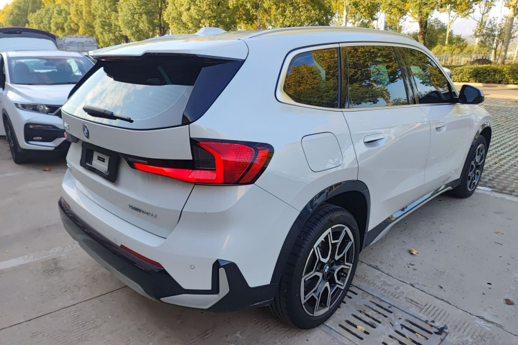 宝马X1 2023款 sDrive25Li X设计套装车身外观7