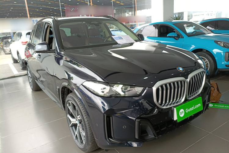 宝马X5 2023款 xDrive 30Li 尊享型M运动曜夜套装车身外观6002