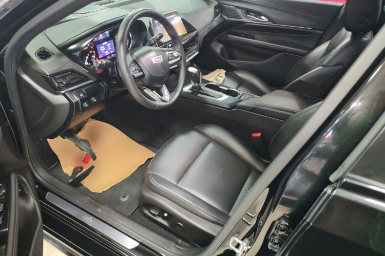 凯迪拉克CT4 2021款 28T 风尚型中控内饰19