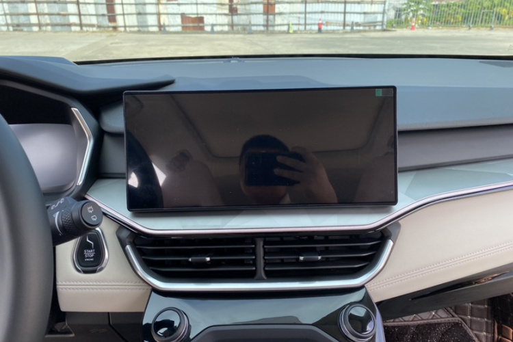 领克06 EM-P 2023款 1.5T Remix PHEV Shero中控内饰7003