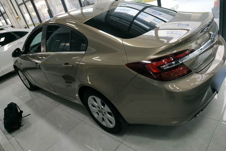 别克 君威 2015款 2.0L 领先时尚型车身外观4