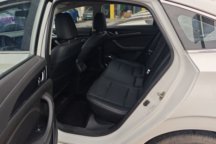 长安 逸动新能源 2019款 EV460 共享版中控内饰7004