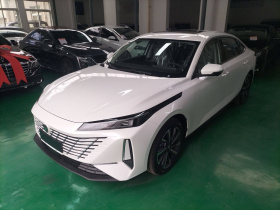 长安 逸动 2025款 蓝鲸 1.5T 500Bar尊贵型