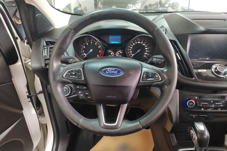 福特 翼虎 2018款 EcoBoost 180 两驱铂翼型中控内饰13