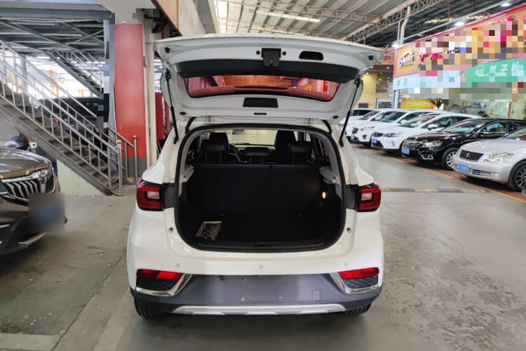 名爵ZS 2018款 1.5L 自动精英版 国V机舱底盘23