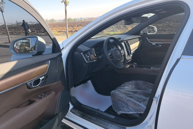 沃尔沃S90 2021款 B5 智逸豪华版中控内饰7001