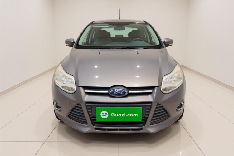 福特 福克斯 2012款 三厢 1.6L 自动风尚型车身外观2