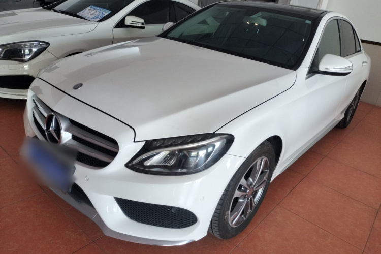 奔驰C级 2015款 改款 C 200 L 运动型车身外观1