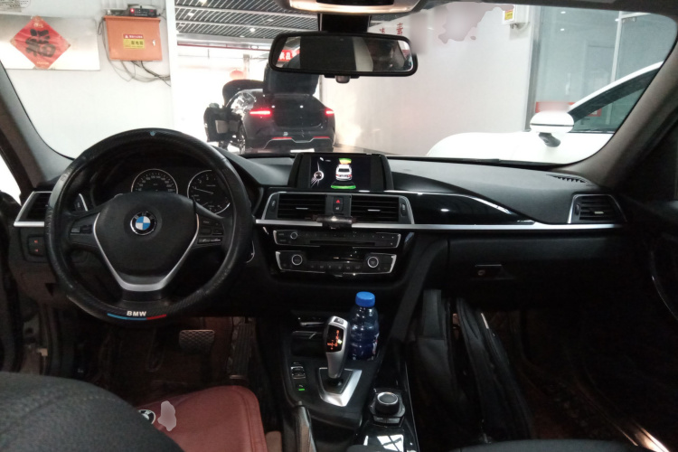 宝马3系 2017款 318Li 时尚型中控内饰7002