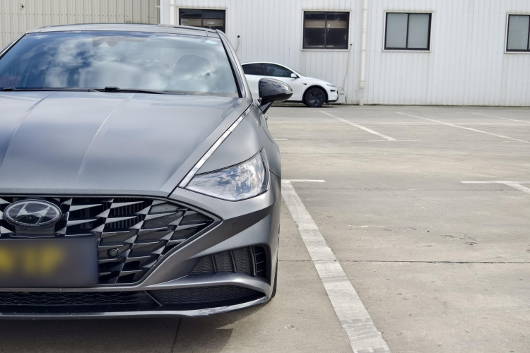 现代 索纳塔 2022款 270TGDi DCT 20周年纪念款车身外观6009