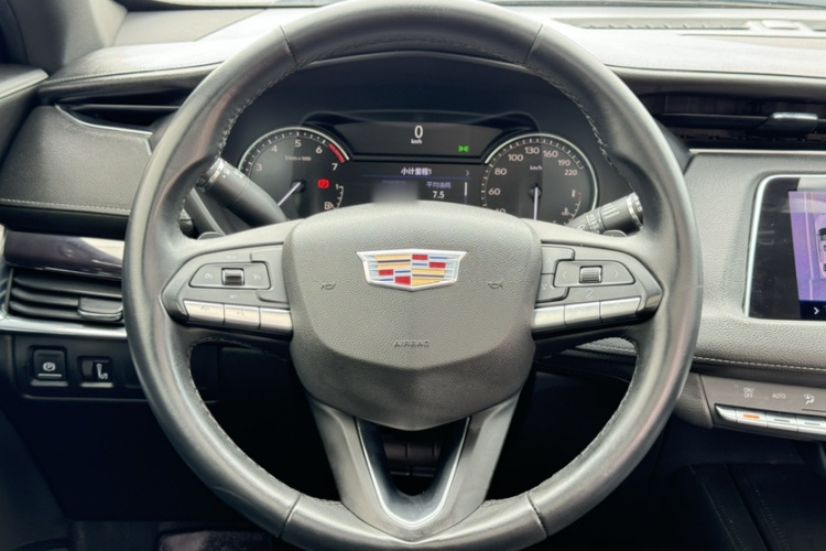 凯迪拉克XT4 2021款 28T 两驱技术型中控内饰7015