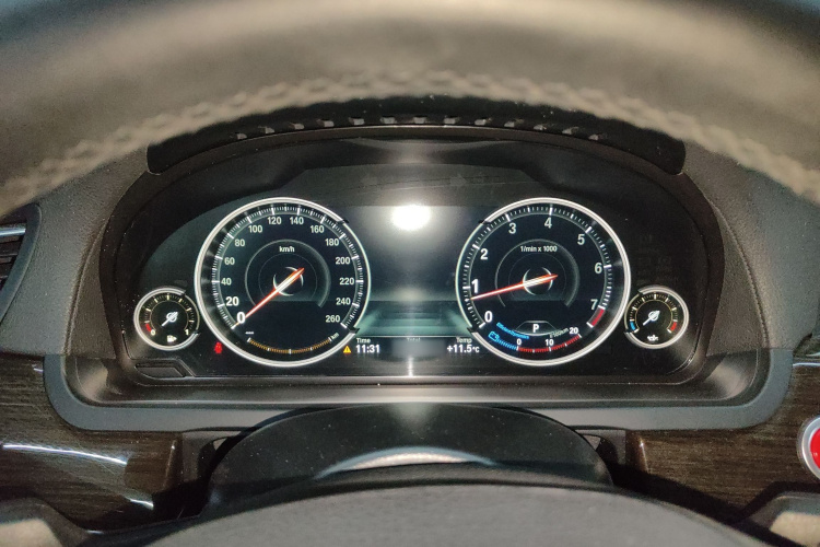 宝马7系 2014款 730Li 臻享型局部细节14