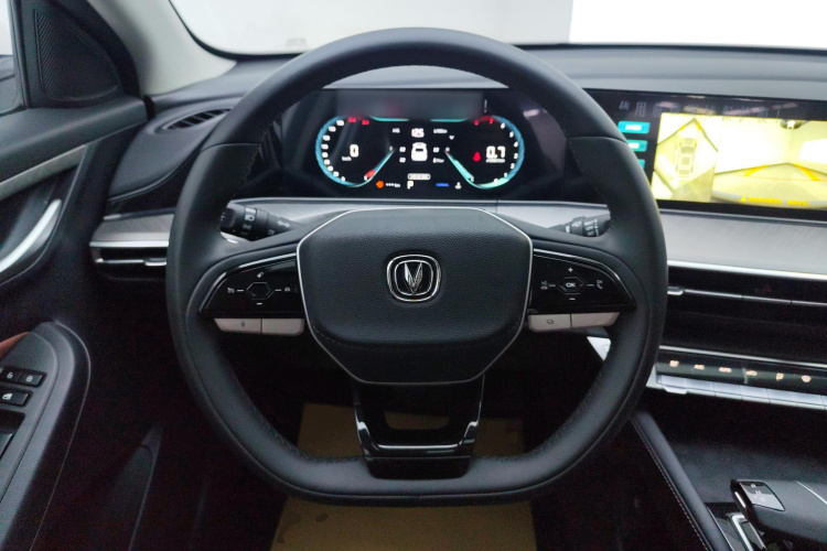 长安 逸动 2023款 畅享版 PLUS 蓝鲸NE 1.4T GDI DCT尊贵版中控内饰13