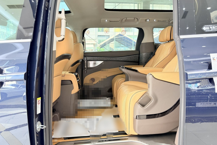 腾势D9 2022款 DM-i 1040 尊贵型中控内饰7009