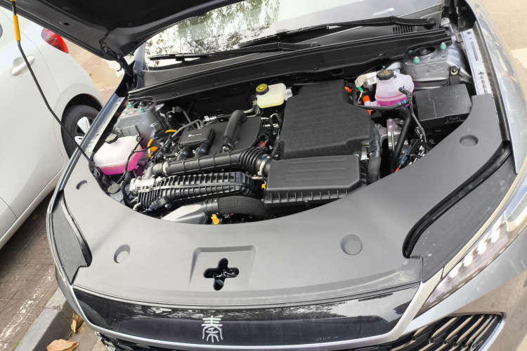 比亚迪 秦PLUS 2025款 DM-i 智驾版 55KM领先型机舱底盘24