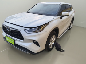 丰田 汉兰达 2024款 2.5L智能电混双擎两驱精英版 5座