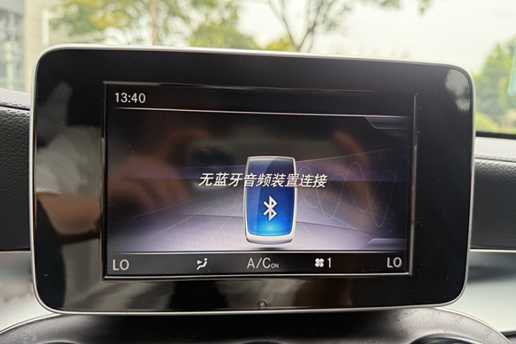 奔驰C级 2018款 C 180 L 时尚型运动版中控内饰7004