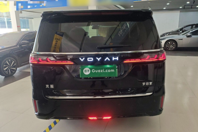 岚图汽车 岚图梦想家 2025款 PHEV 四驱尊贵鲲鹏版车身外观6