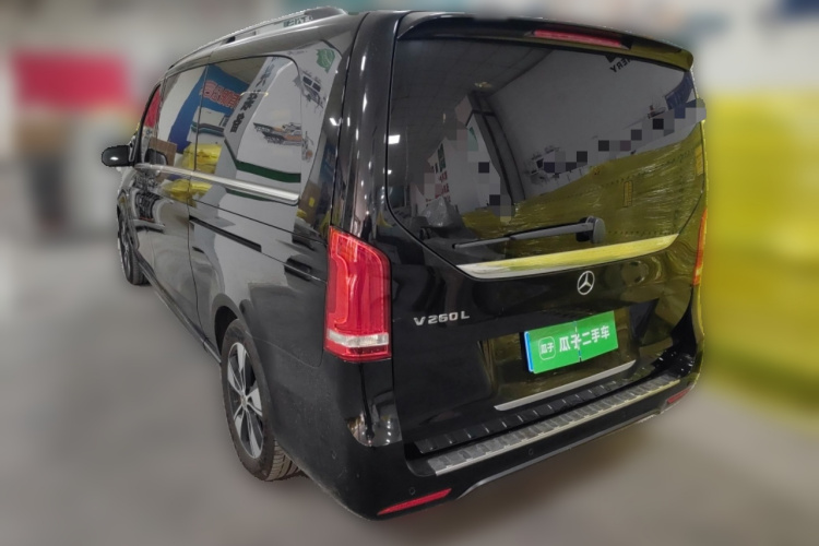奔驰V级 2020款 V 260 L 长轴距豪华版车身外观5