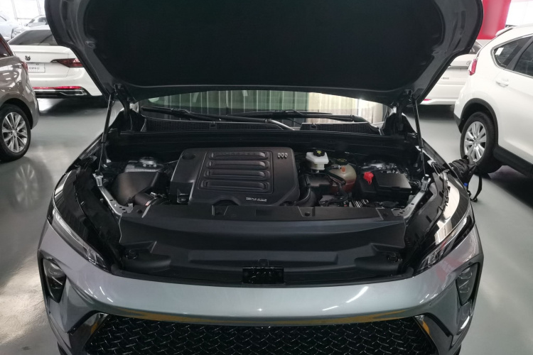 别克 2024款 昂科威S  25T 炫黑风尚版机舱底盘24