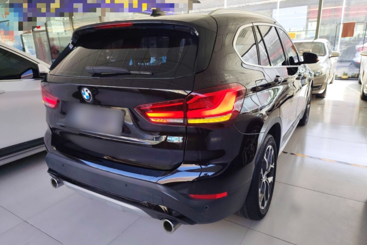 宝马X1 2020款 sDrive20Li 尊享型车身外观6005