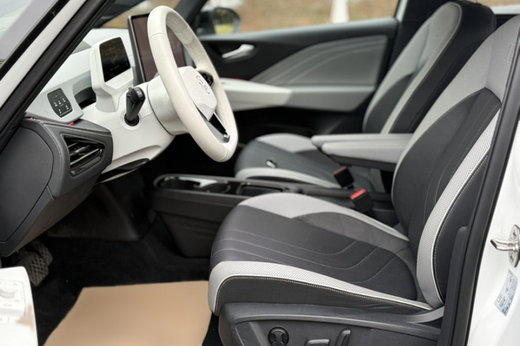 大众ID.3 2025款 聪明款 极智版中控内饰7004