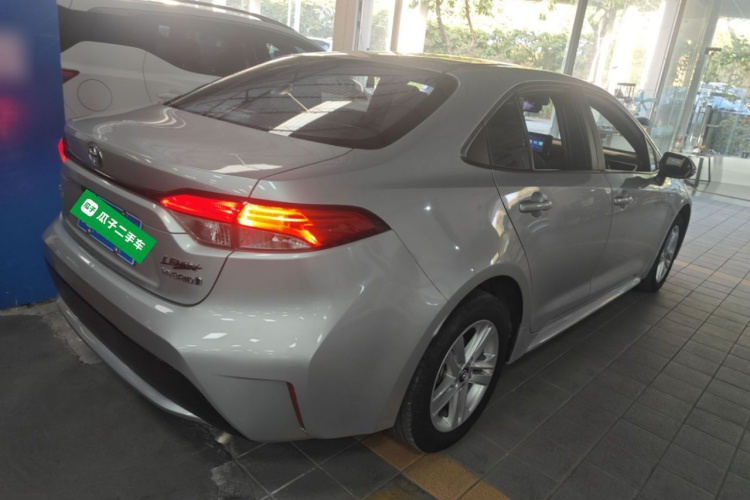 丰田 雷凌 2022款 双擎 1.8H E-CVT领先版车身外观6005