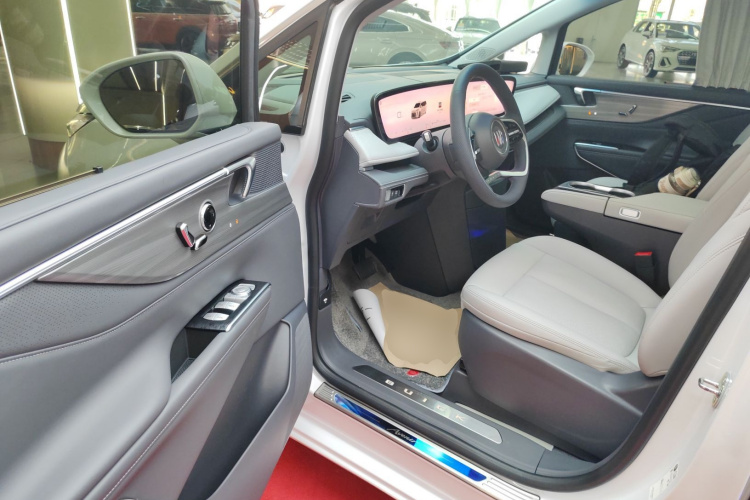 别克GL8 2025款 陆尊 智享版中控内饰20