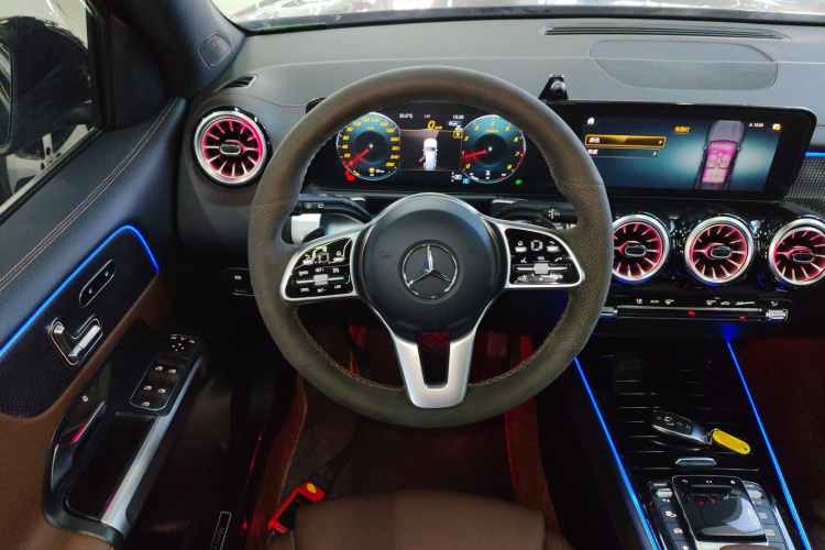 奔驰GLB 2023款 GLB 220 时尚型局部细节13