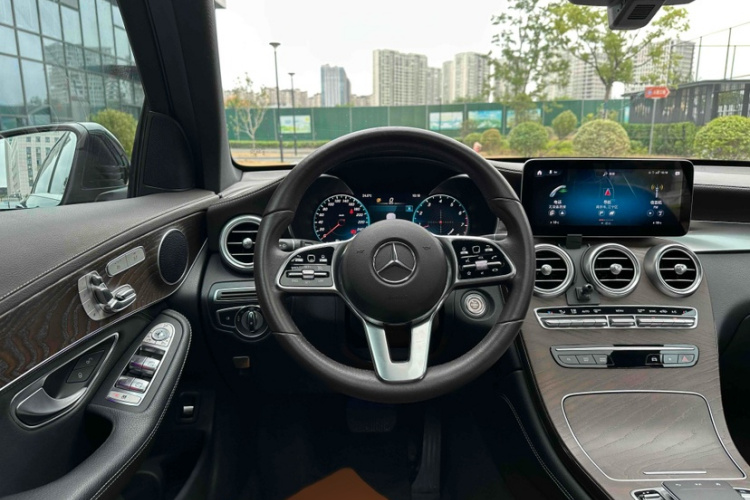 奔驰GLC 2020款 GLC 300 L 4MATIC 动感型中控内饰7001