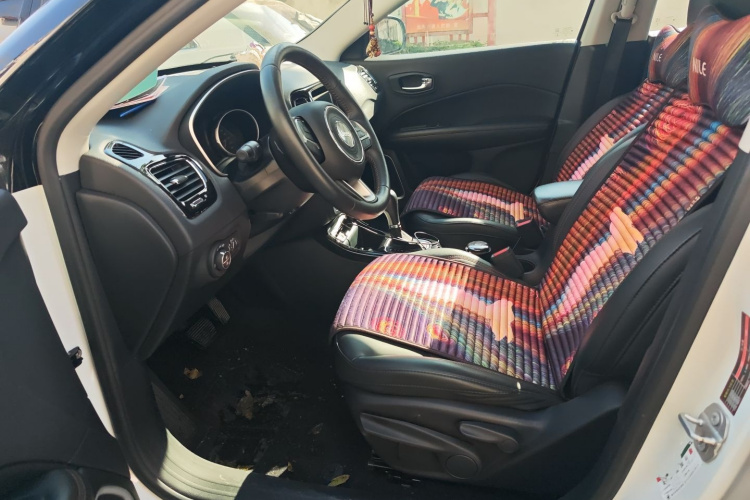 Jeep 指南者 2019款 220T 自动家享炫酷版中控内饰19