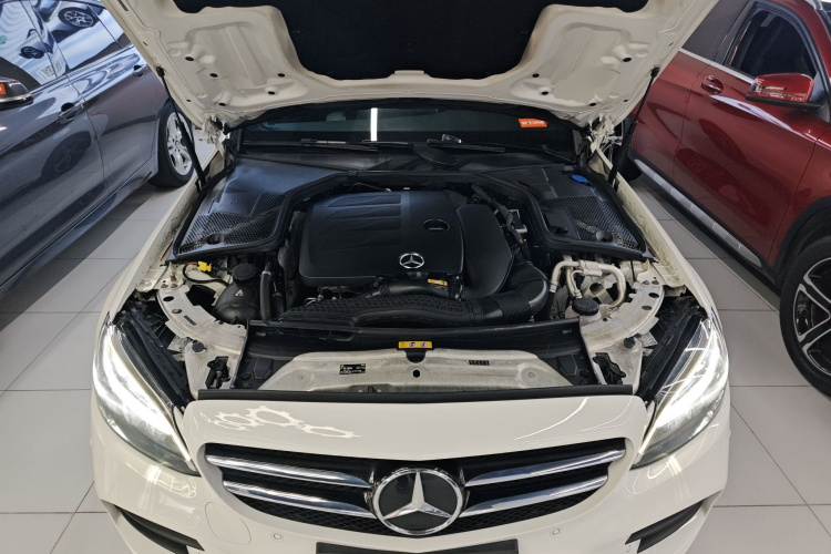 奔驰C级 2020款 改款 C 260 运动版机舱底盘24