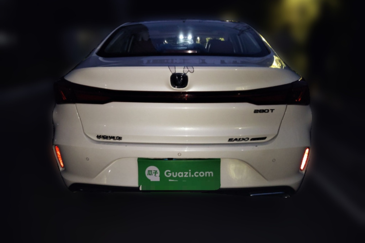 长安 逸动 2022款 PLUS 蓝鲸NE 1.4T GDI DCT尊贵版车身外观6