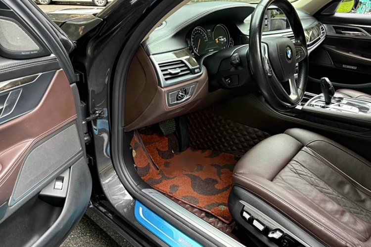 宝马7系 2016款 740Li 领先型中控内饰7006